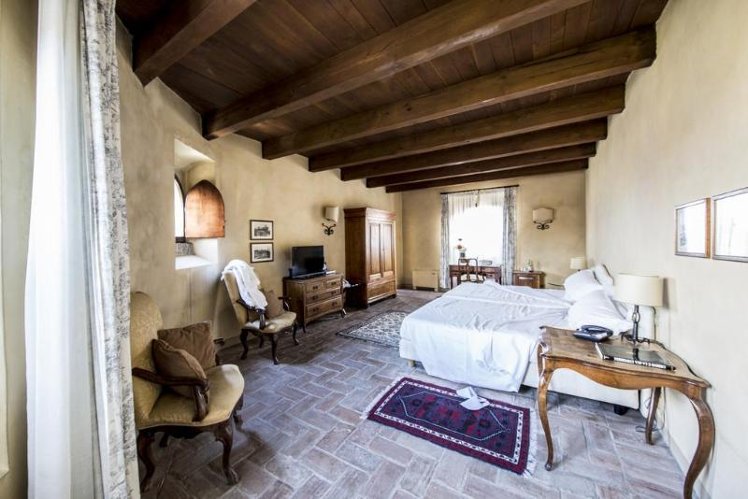 JUNIOR SUITE CLASSIC Room