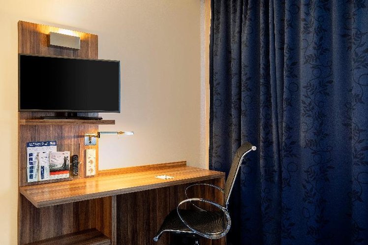 TWIN WITH VIEWS Room