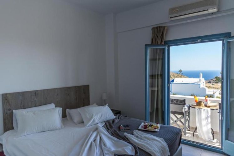 TRIPLE STANDARD Room