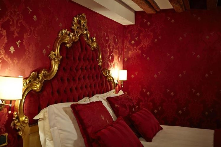 DOUBLE STANDARD Room