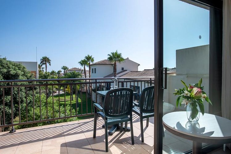 DOUBLE GARDEN VIEW Room