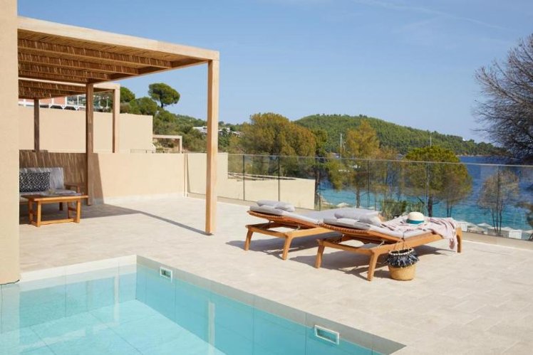 JUNIOR SUITE WITH PRIVATE POOL Room