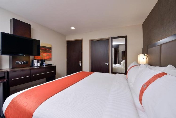 DOUBLE KING SIZE BED Room