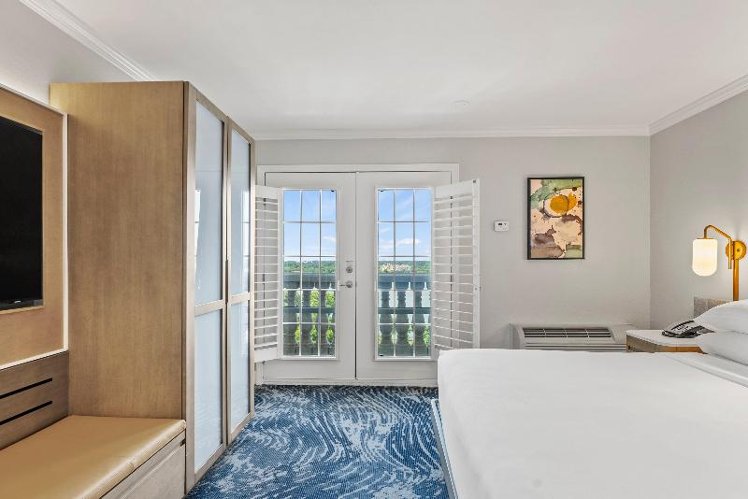 DOUBLE KING SIZE BED Room