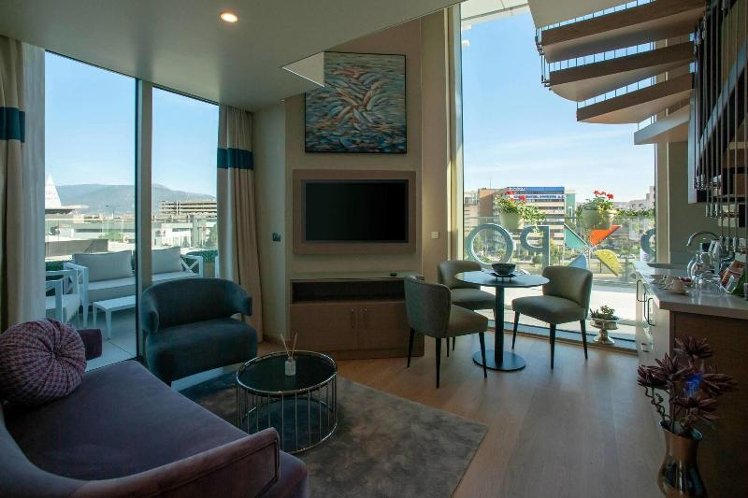 TWIN CITY VIEW TWO DOUBLE BEDS Room