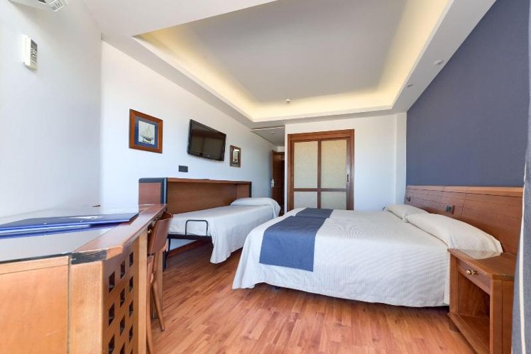TRIPLE SEA VIEW Room