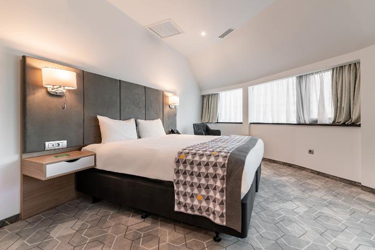 SUITE CITY VIEW KING BED Room