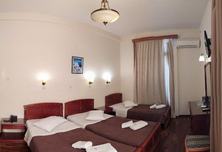 TRIPLE STANDARD Room
