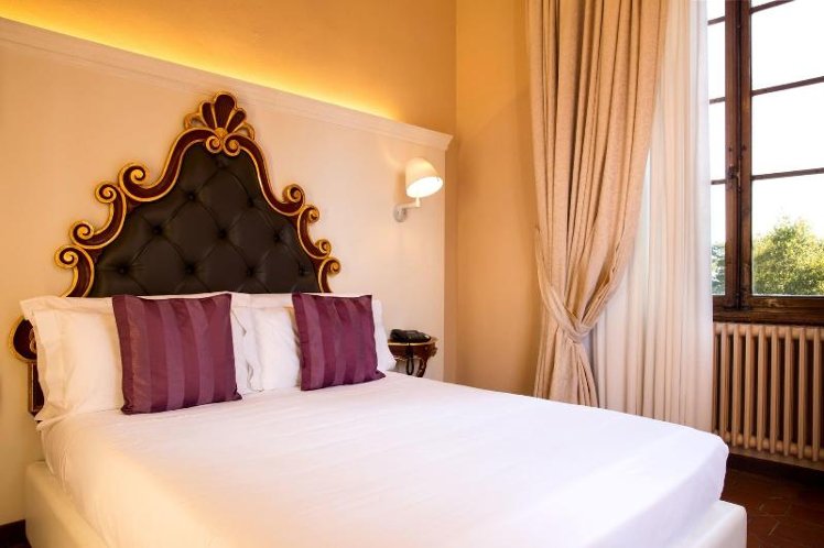 DOUBLE SUPERIOR KING BED Room