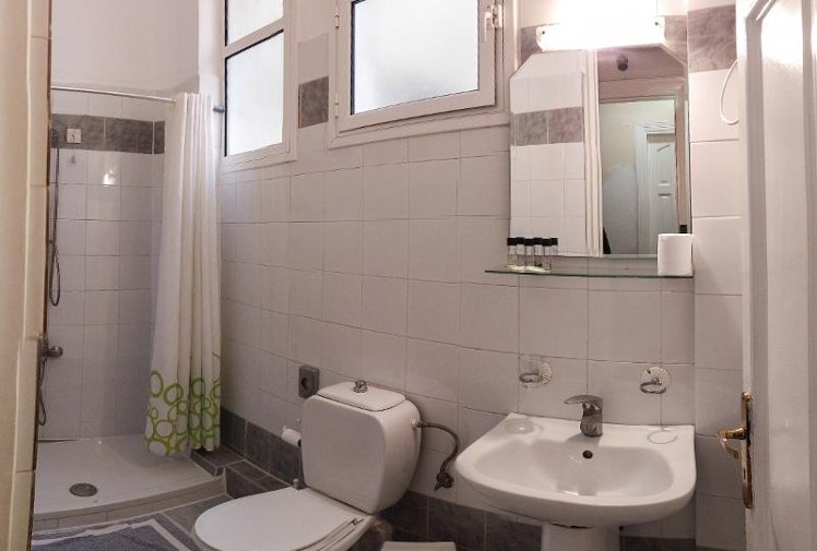 TRIPLE STANDARD Room