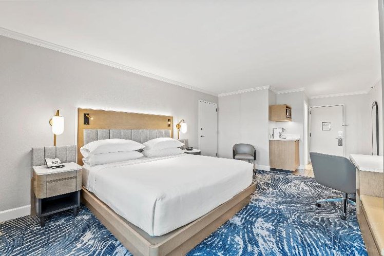 DOUBLE KING SIZE BED Room