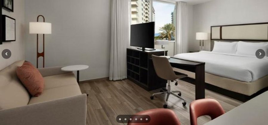 STUDIO KING SIZE BED Room