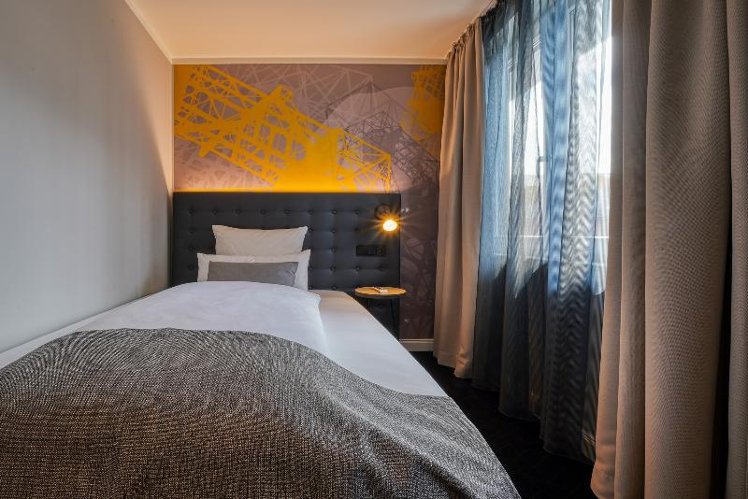 SINGLE STANDARD Room