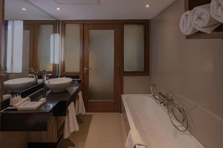 SUITE KING SIZE BED Room