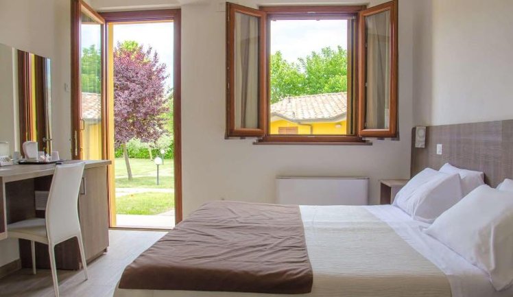 DOUBLE STANDARD Room