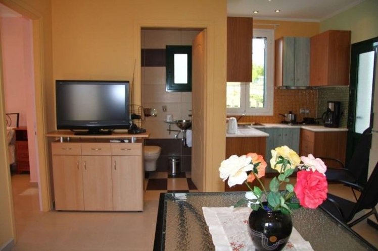 HOME GARDEN VIEW Room
