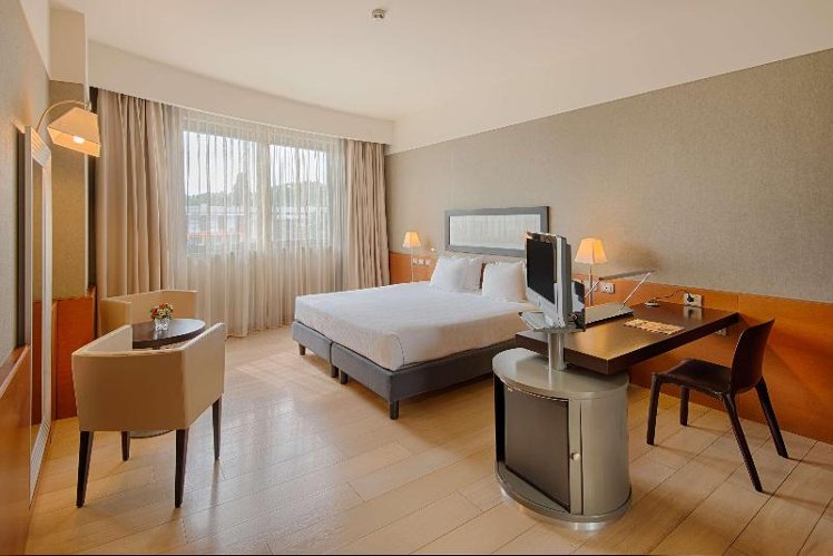 DOUBLE STANDARD Room