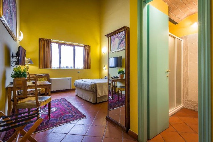 DOUBLE STANDARD Room