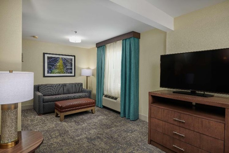 STUDIO QUEEN SIZE BED Room
