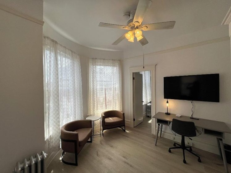 SUITE KING SIZE BED Room