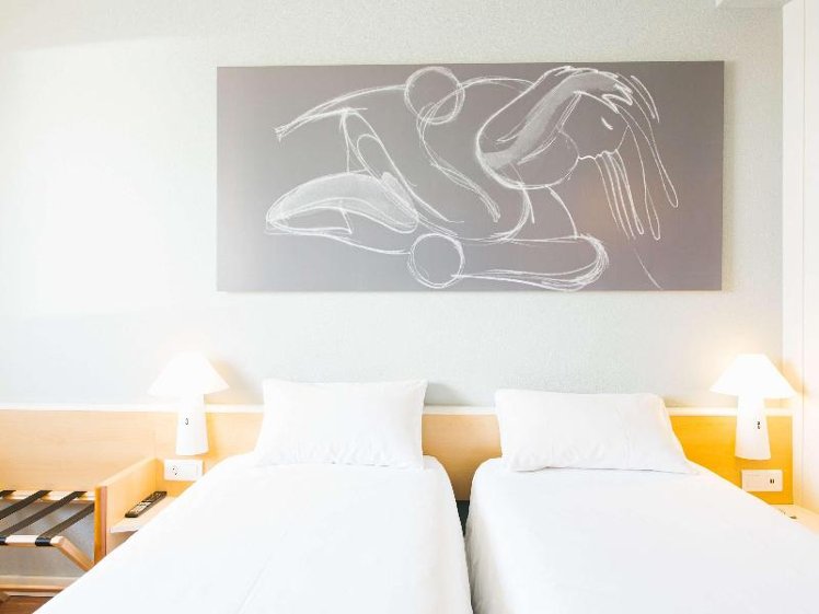 TWIN STANDARD Room