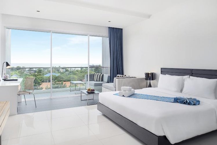Double or Twin DELUXE Room