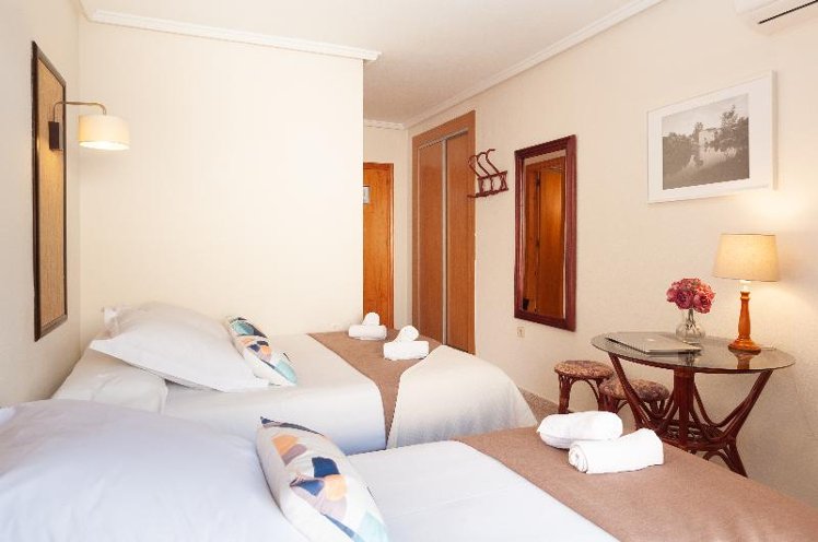TRIPLE STANDARD Room