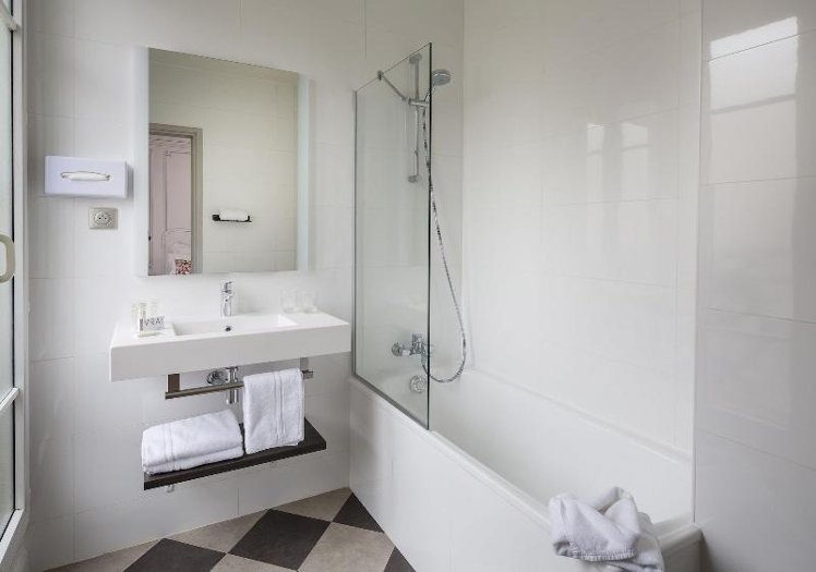 DOUBLE STANDARD Room