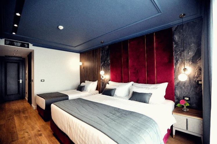 TRIPLE SEA VIEW Room