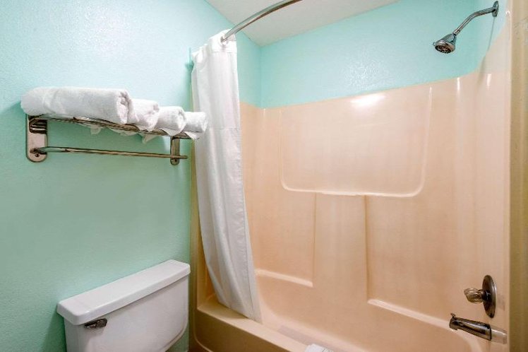 DOUBLE TWO QUEEN BEDS NON SMOKING Room