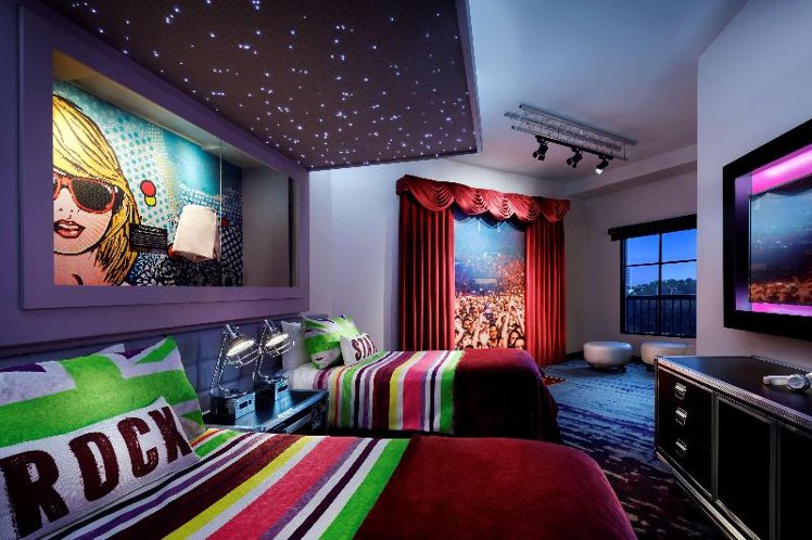 QUADRUPLE STANDARD Room