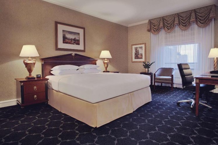 DOUBLE SUPERIOR LAKE VIEW Room