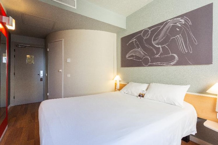 DOUBLE WITH DOUBLE BED Room