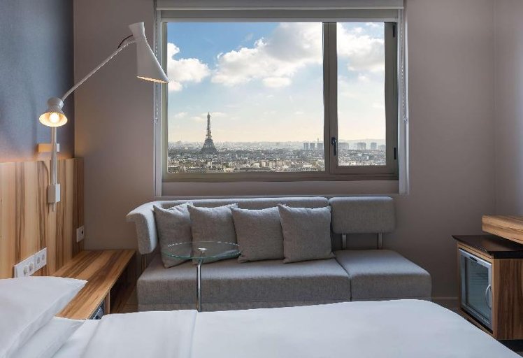 DOUBLE DELUXE KING BED Room