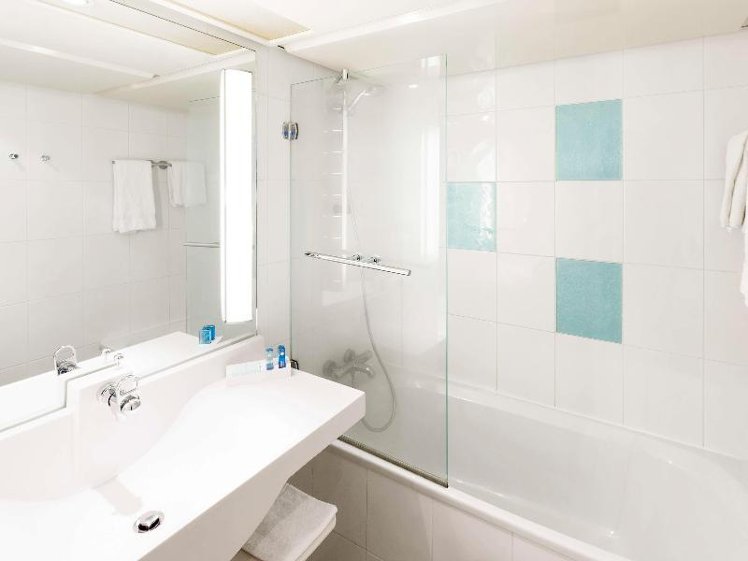 DOUBLE WITH DOUBLE BED Room
