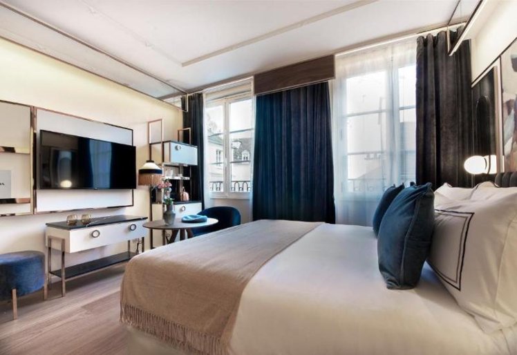 Double or Twin DELUXE Room