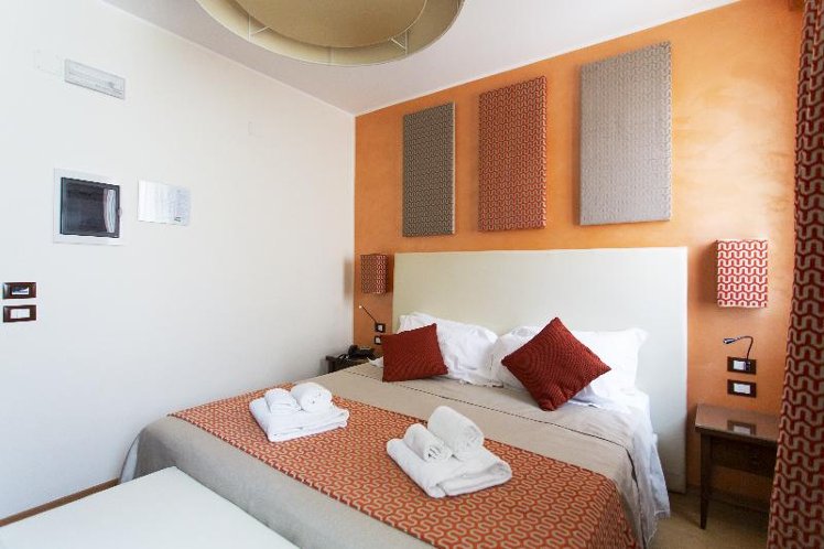DOUBLE STANDARD Room