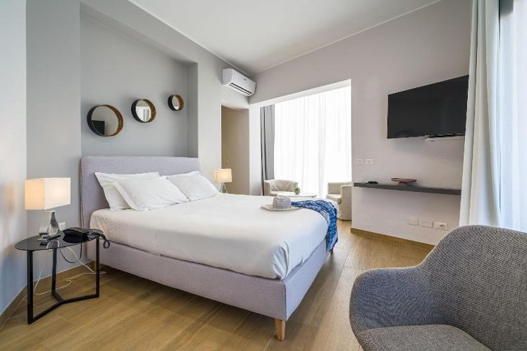 DOUBLE DELUXE QUEEN BED Room