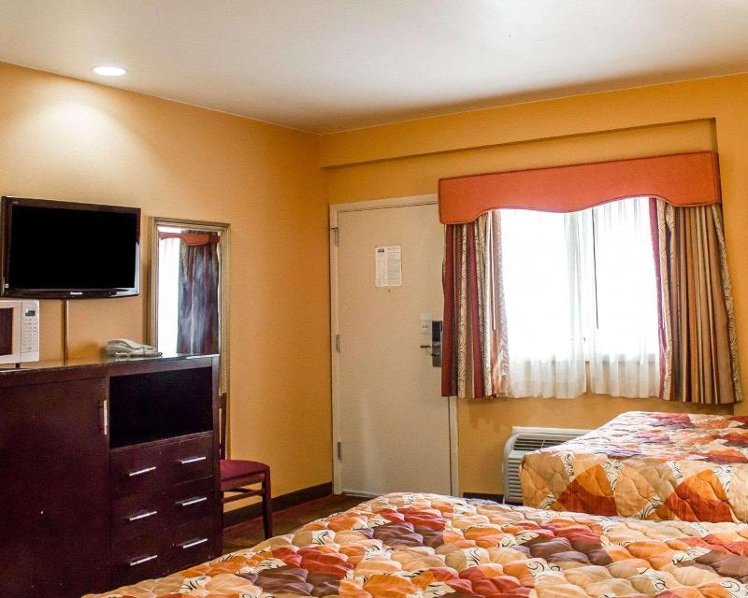 QUADRUPLE TWO DOUBLE BEDS Room
