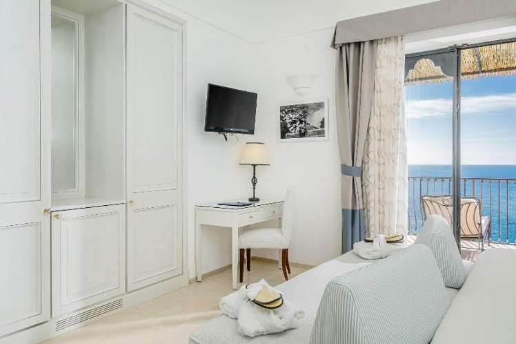 JUNIOR SUITE SEA VIEW WITH BALCONY Room