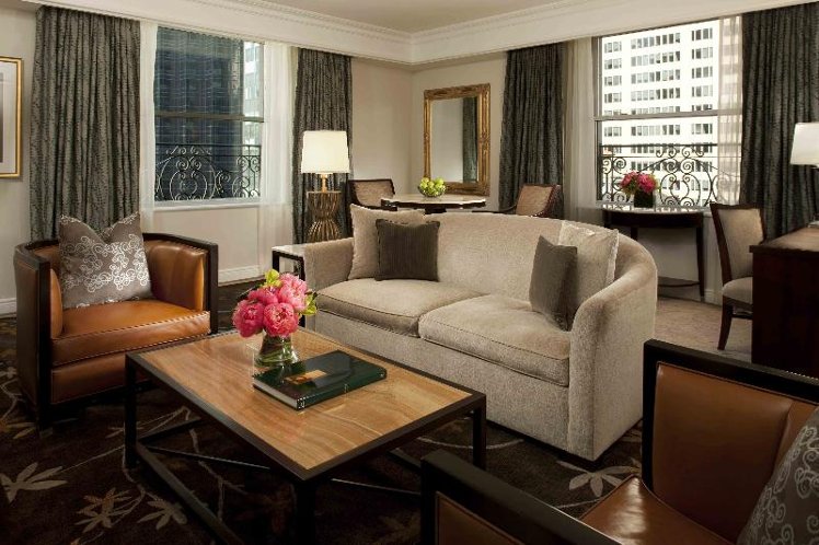 SUITE DELUXE Room