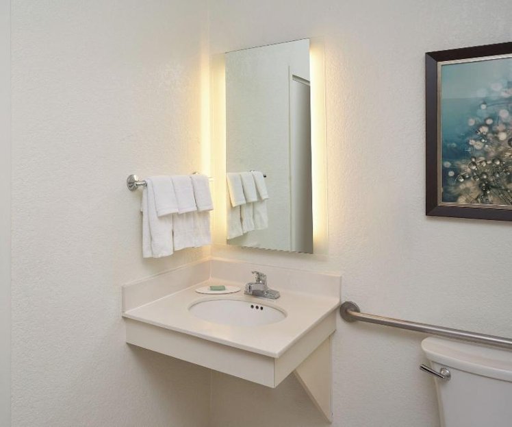 DOUBLE Accessible KING SIZE BED Room