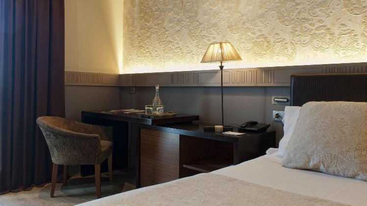 DOUBLE STANDARD Room