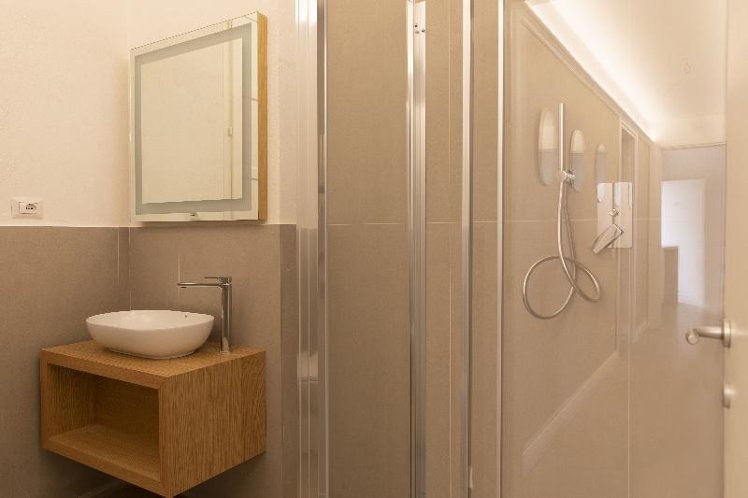 SUITE CAPACITY 6 THREE BEDROOM Room