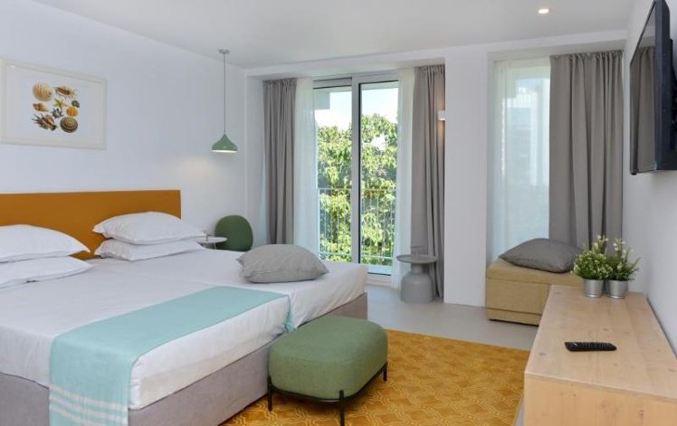 DOUBLE STANDARD Room