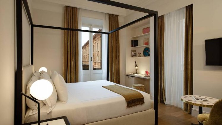 DOUBLE SUPERIOR Room