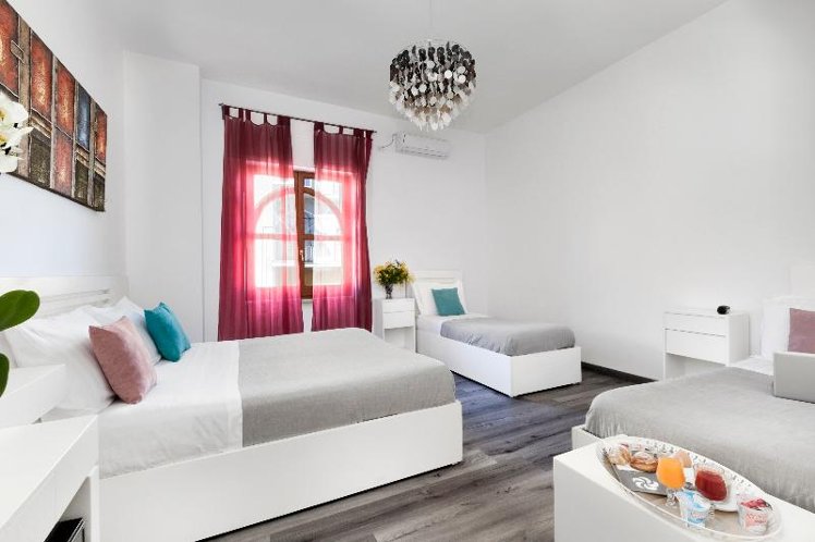 QUADRUPLE STANDARD Room