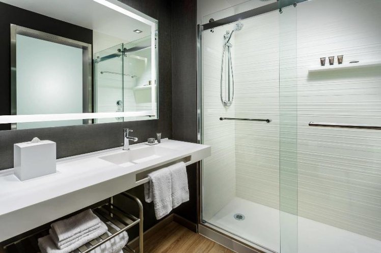 DOUBLE TWO QUEEN BEDS Room