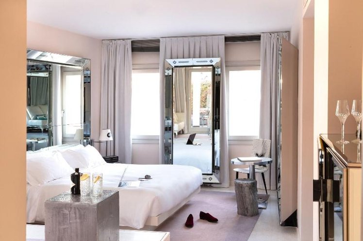 JUNIOR SUITE KING SIZE BED Room
