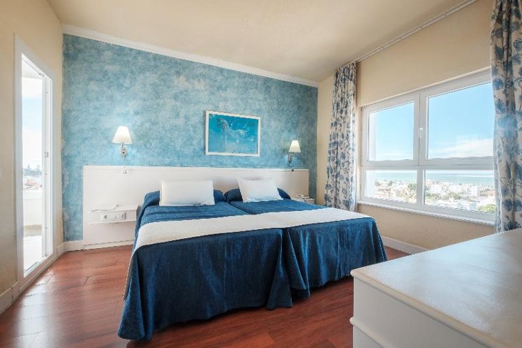TWIN WITH BALCONY Room